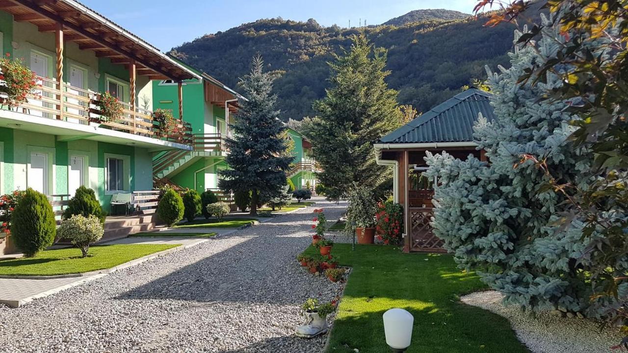Pension Charisma Бэиле-Еркулане Экстерьер фото