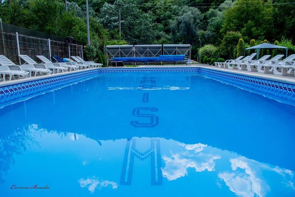 Pension Charisma Бэиле-Еркулане Экстерьер фото