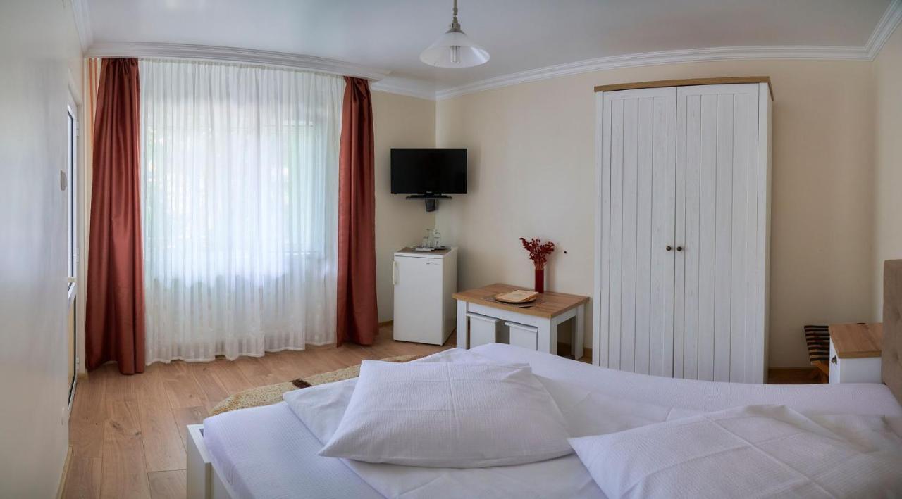 Pension Charisma Бэиле-Еркулане Экстерьер фото